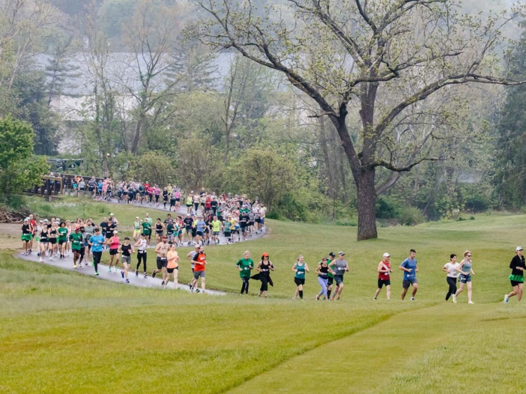 the greenbrier half marathon runners.